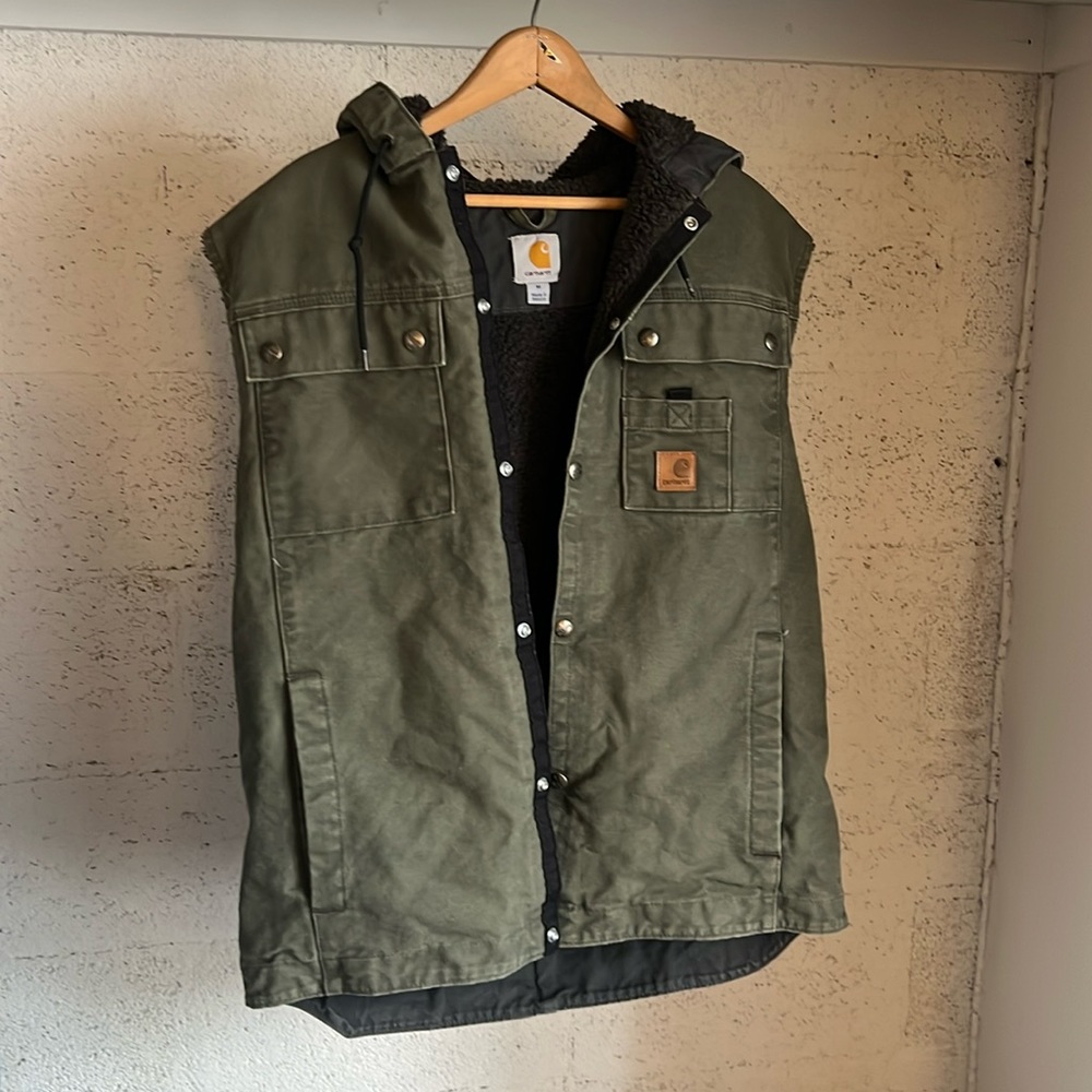 Carhartt Sandstone Multi-Pocket Vest. Medium